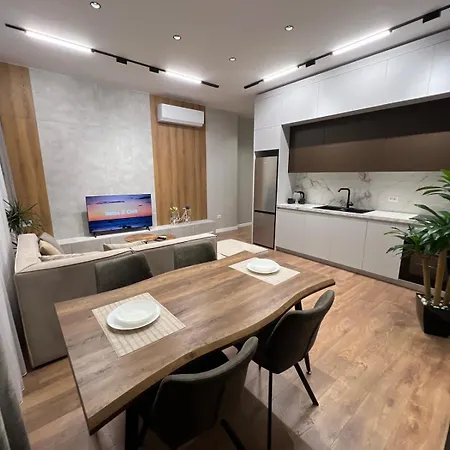 The Sky High Suite-sea & History 2 Apartment *